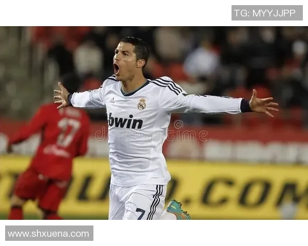 坤神究竟是谁揭开这位足球明星背后的传奇故事与成就