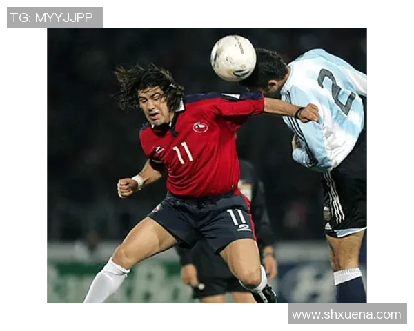 足球明星在赛场上的真实瞬间定格了激情与荣耀的完美结合